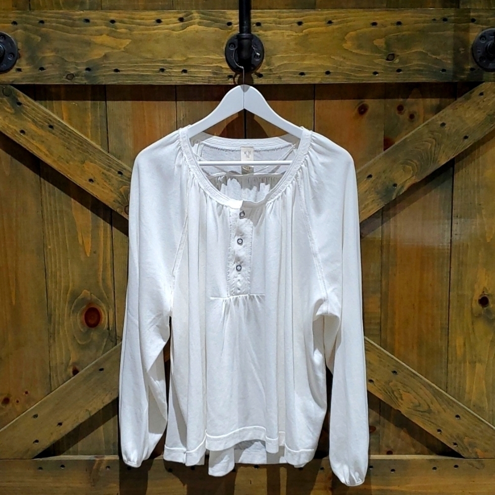FREE PEOPLE WE THE FREE CREAM TOP LOOSE COMFY SIZE MEDIUM Casual